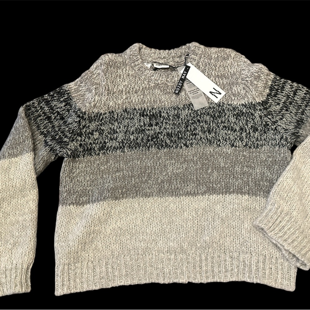 Noisy may Women’s Stripes Small Gray and Cream Crew Neck Sweater NWT